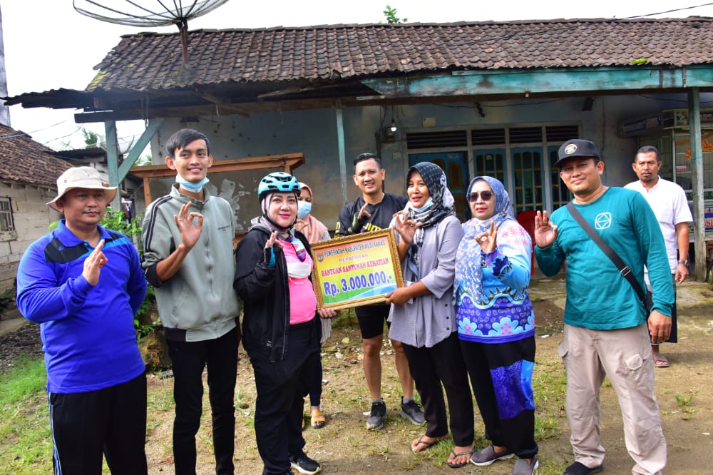 Bupati Salurkan Santuan Kematian di Kecamatan Megang Sakti