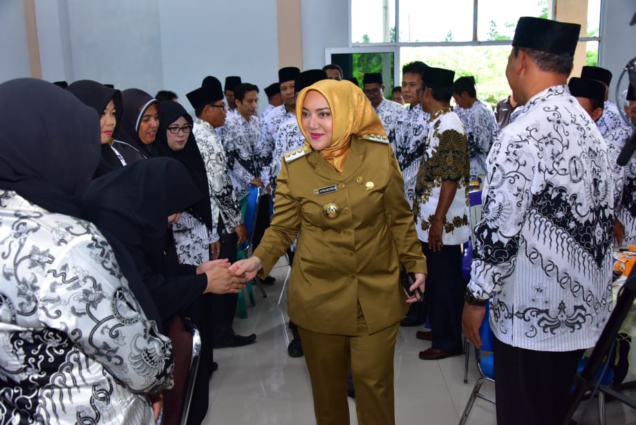 Seminar Perlindungan Hukum terhadap Profesi Guru dan Tenaga Kependidikan