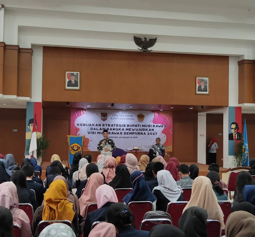 Bupati Musi Rawas H. Hendra Gunawan memberikan Kuliah Umum di STIA LAN Bandung