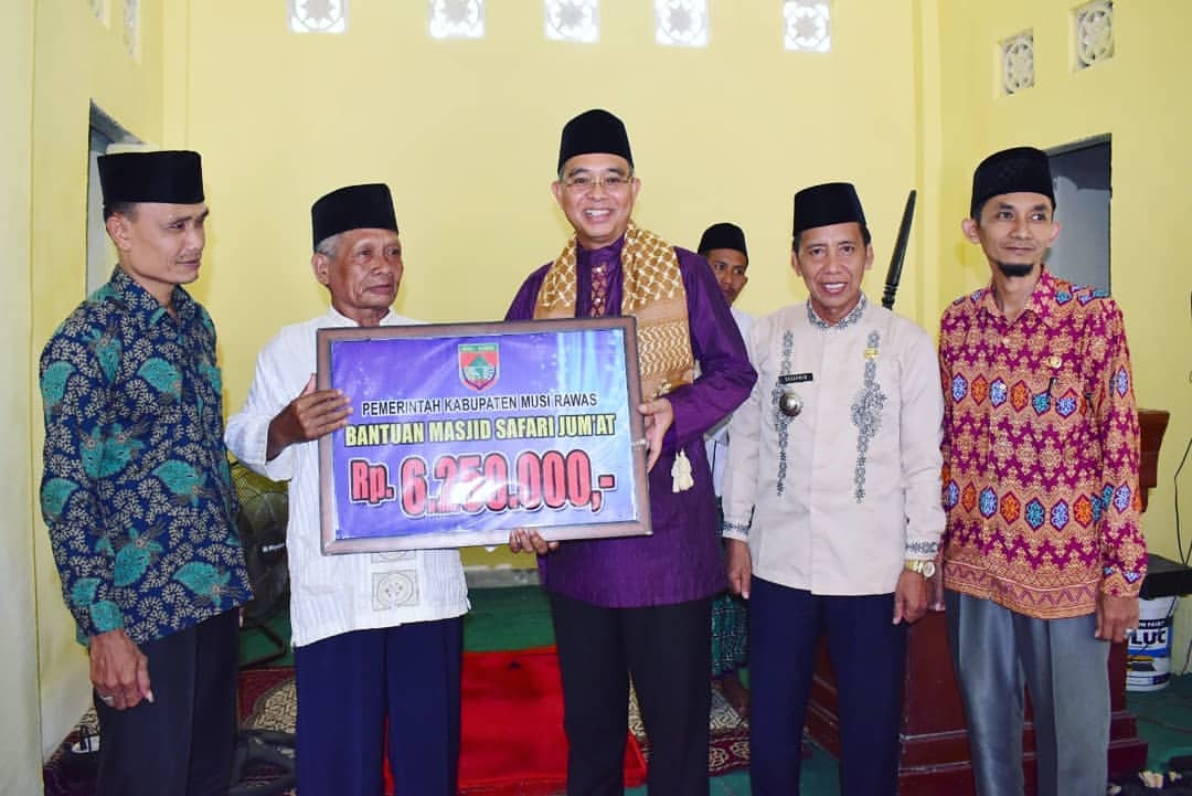 Bupati Shalat Jumat Perdana Pasca Kebakaran di Masjid Mujahidin