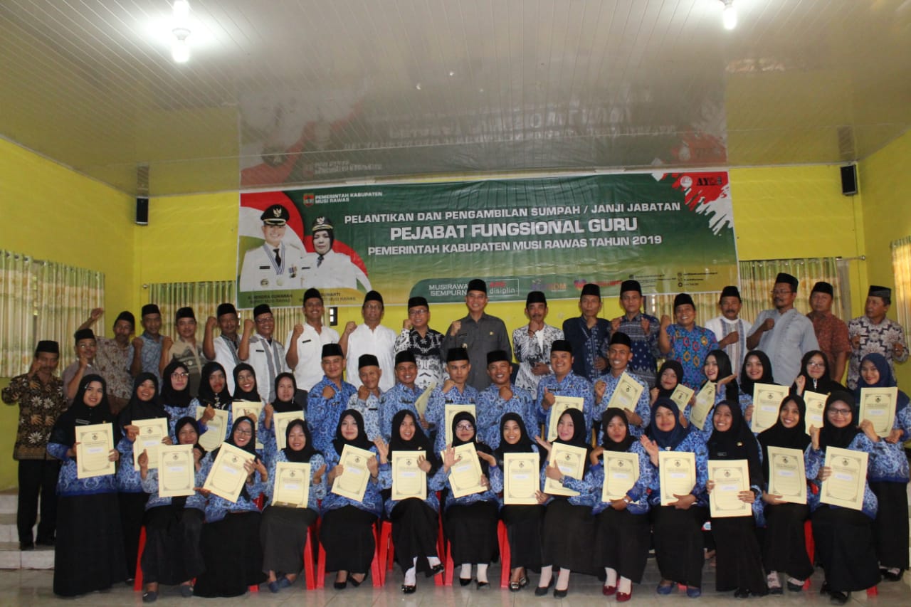 Bupati Lantik 32 Pejabat Fungsional Guru Lingkup Pemkab Mura