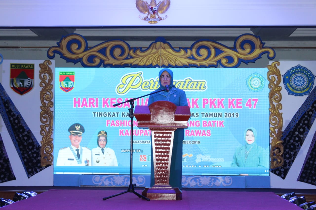 Fashion Show Batik Musi Rawas Hiasi Kemeriahan HKG PKK Ke-47 Tingkat Kabupaten Mura