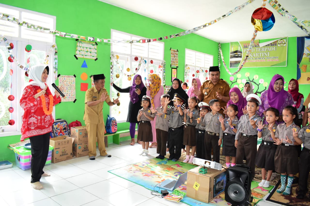 Sosialisasi Parenting, Bunda PAUD Kunjungi Desa Ngesti Karya