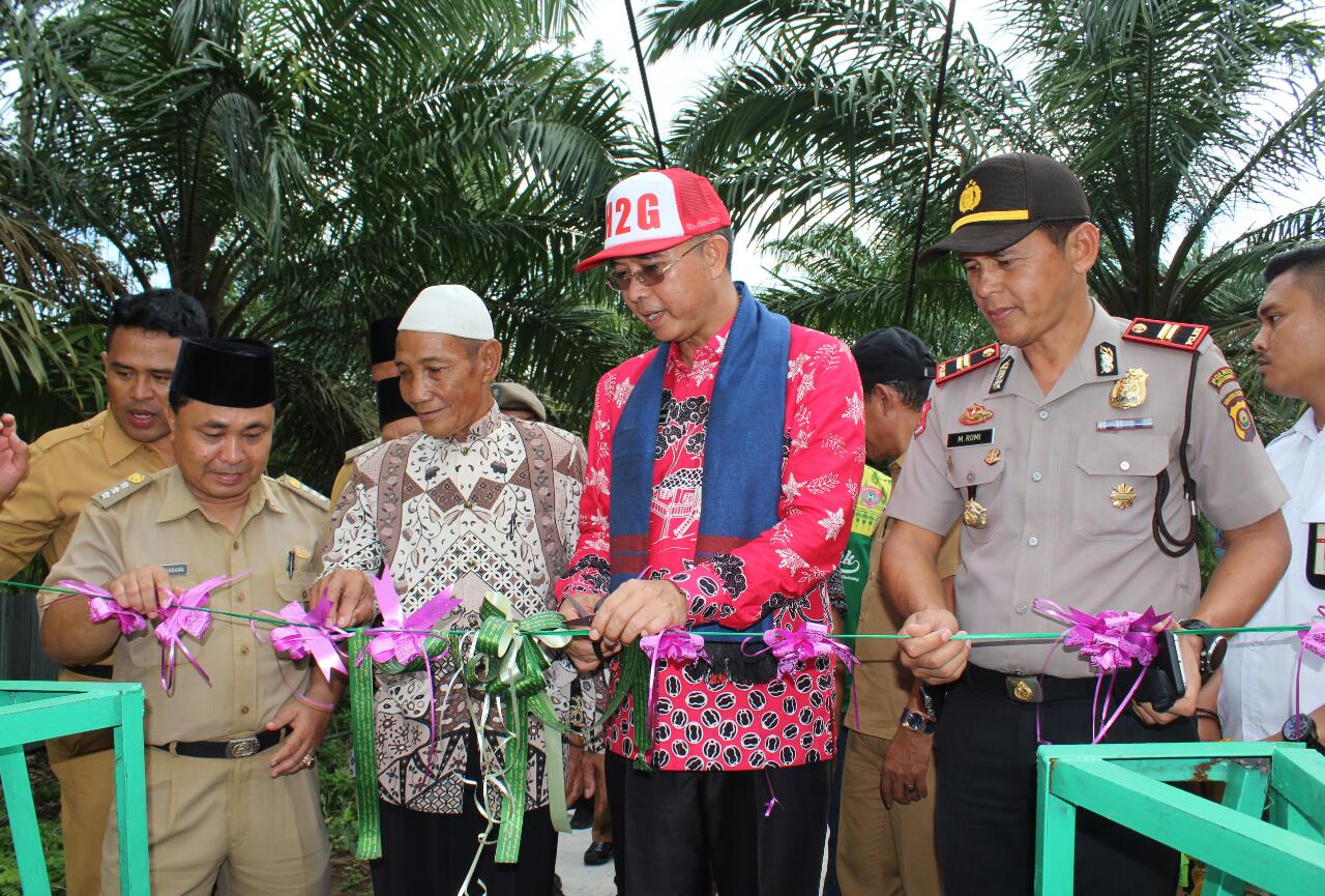 Bupati H2G Resmikan Jembatan Gantung Desa Semeteh Kecamatan Muara Lakitan