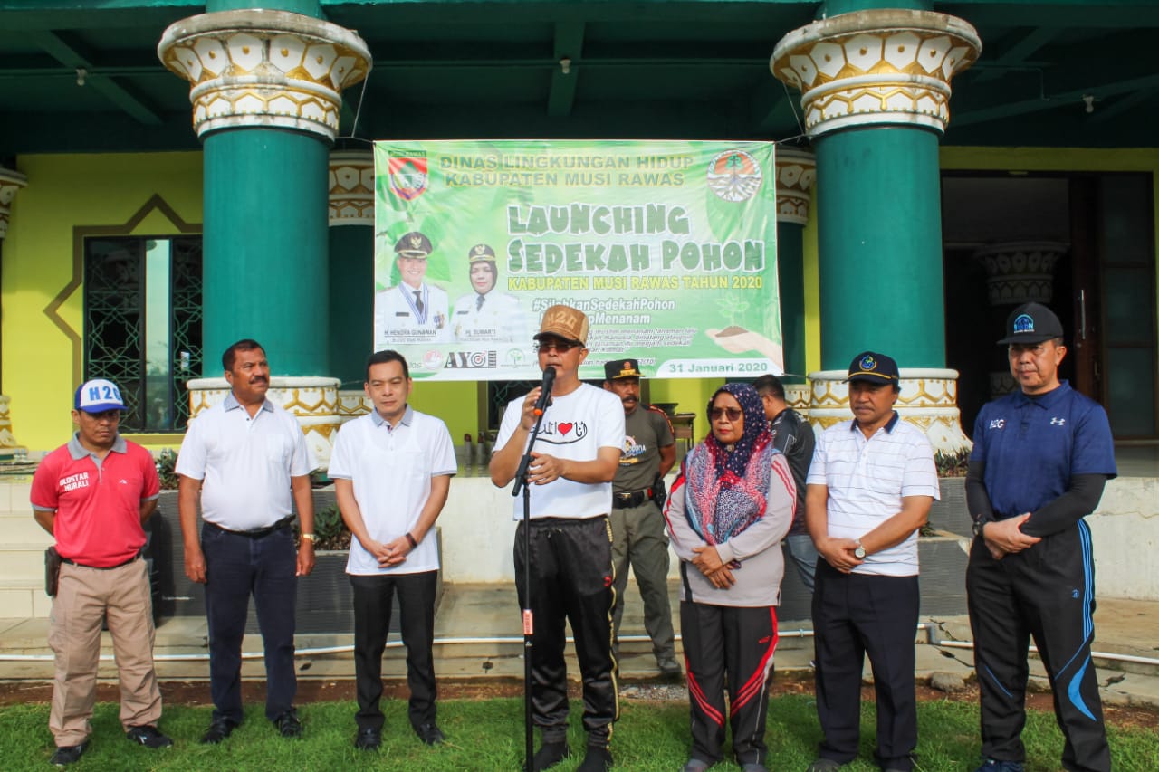 Bupati H2G Bersama Komisi IV DPR RI Launching Sedekah Pohon