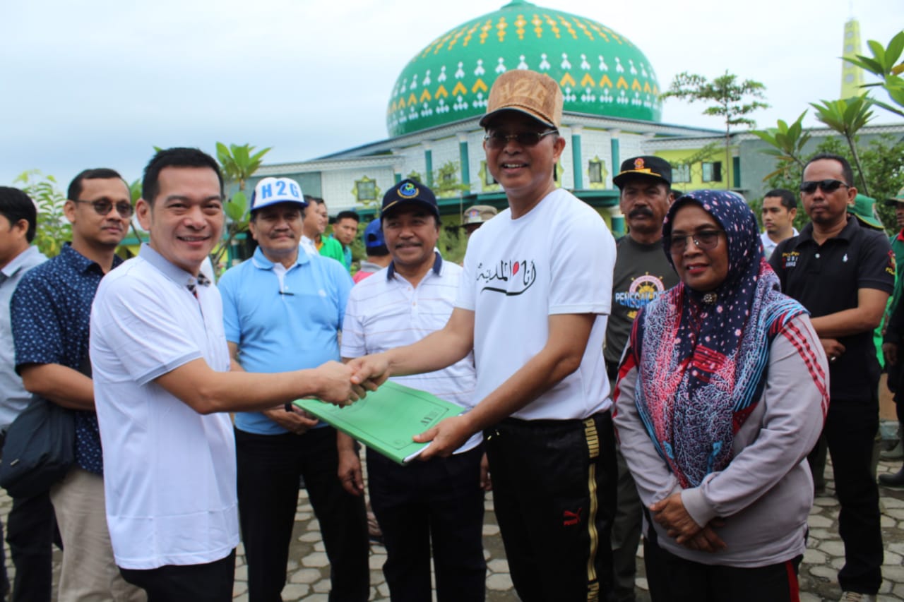 Bupati Serahkan Surat Cinta Dari Masyarakat Musi Rawas Untuk Komisi IV DPR RI