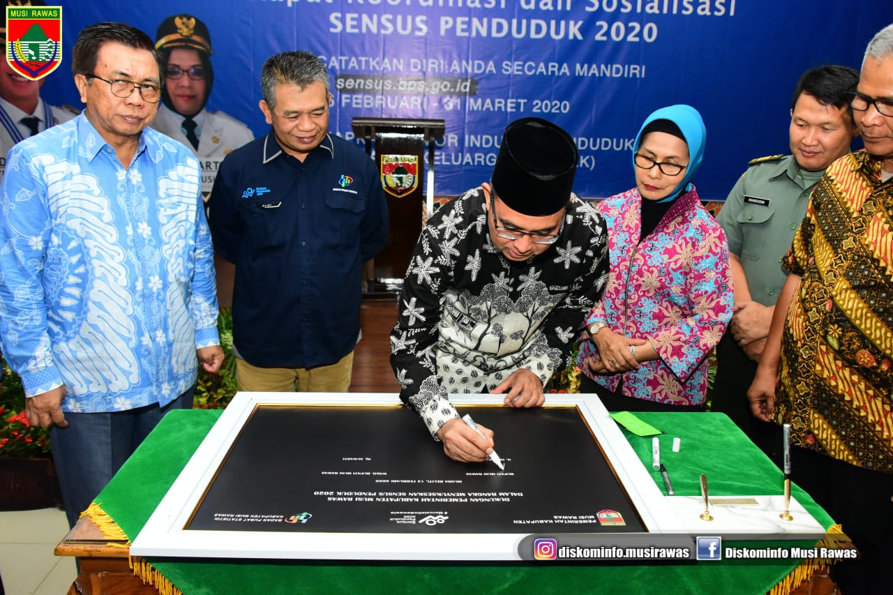 Bupati Musi Rawas Menandatangani Dukungan Terhadap Sensus Penduduk Tahun 2020 di Kabupaten Musi Rawa