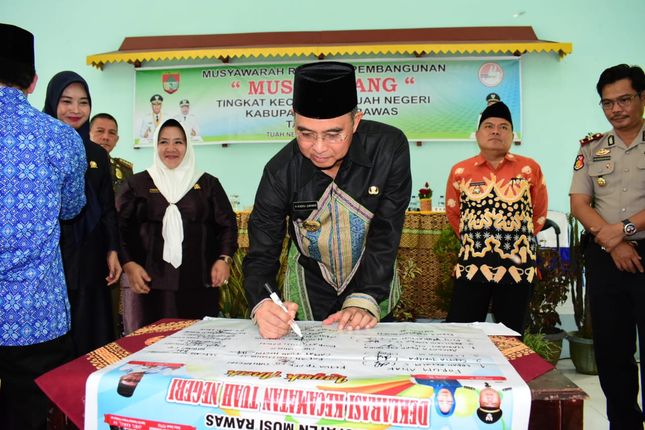 Bupati Tandatangani Deklarasi Tuah Negeri Sebagai Kecamatan Layak Anak