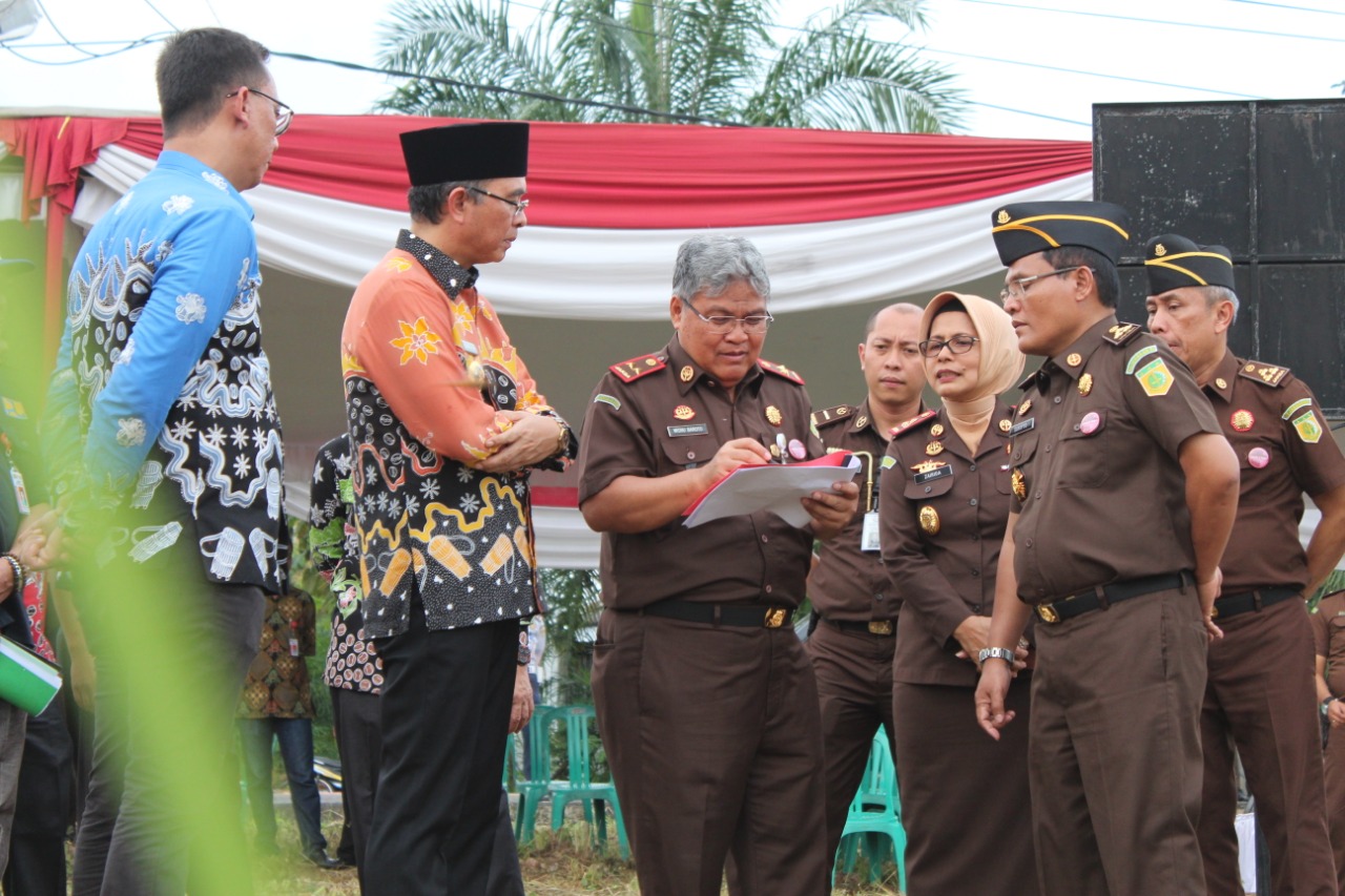 Bupati Bersama Kajati Tinjau Lahan Pembangunan Kantor Kejari Mura