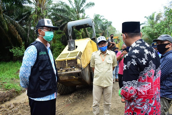 Bupati Mura Tinjau Peningkatan Struktur Jalan di Desa Campur Sari dan Jajaran Baru II
