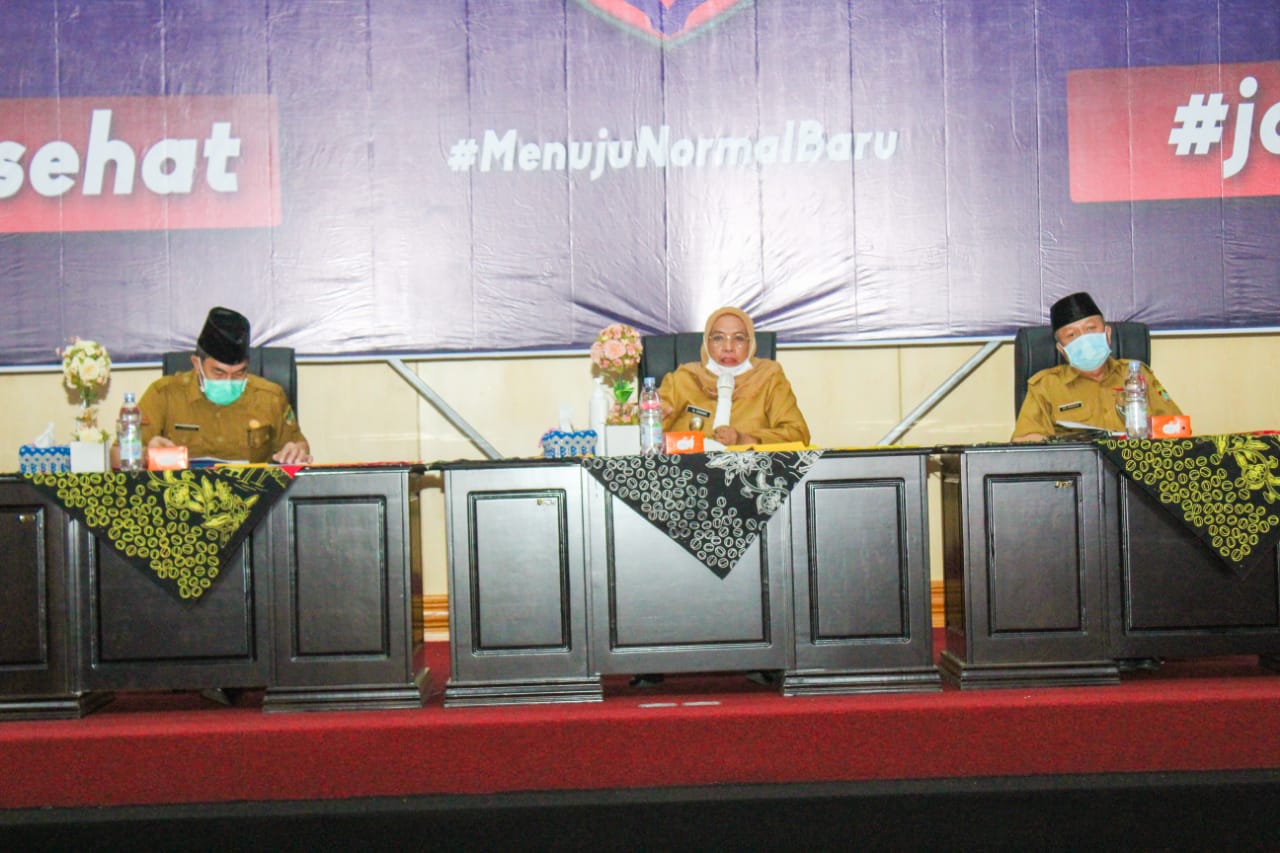 Pimpin Rapat Staf, Wabup : New Normal Bukan Berarti Covid-19 Sudah Hilang