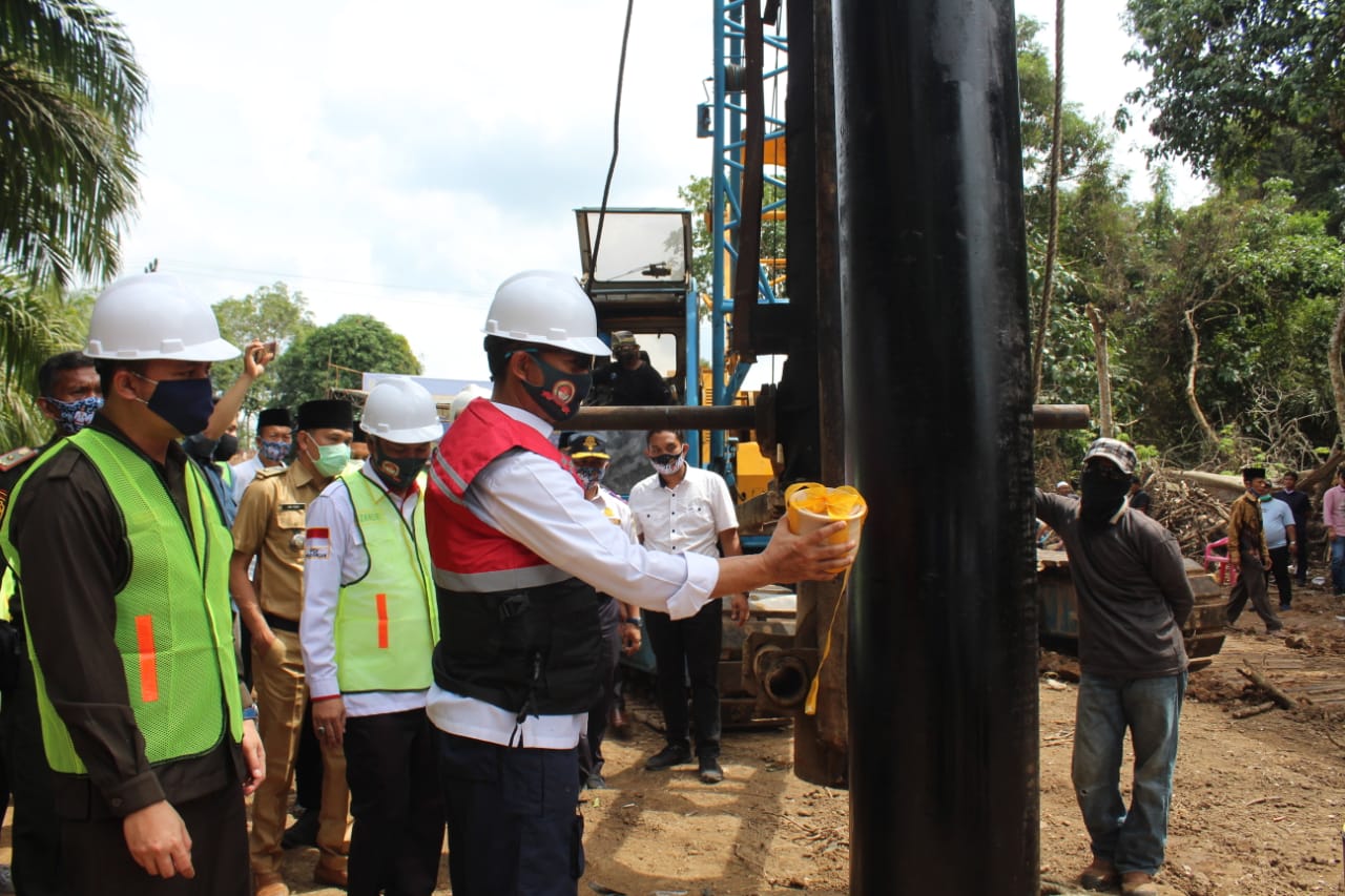 Bupati Mura Hadiri Pemancangan Perdana Pondasi Jembatan di Desa Semangus
