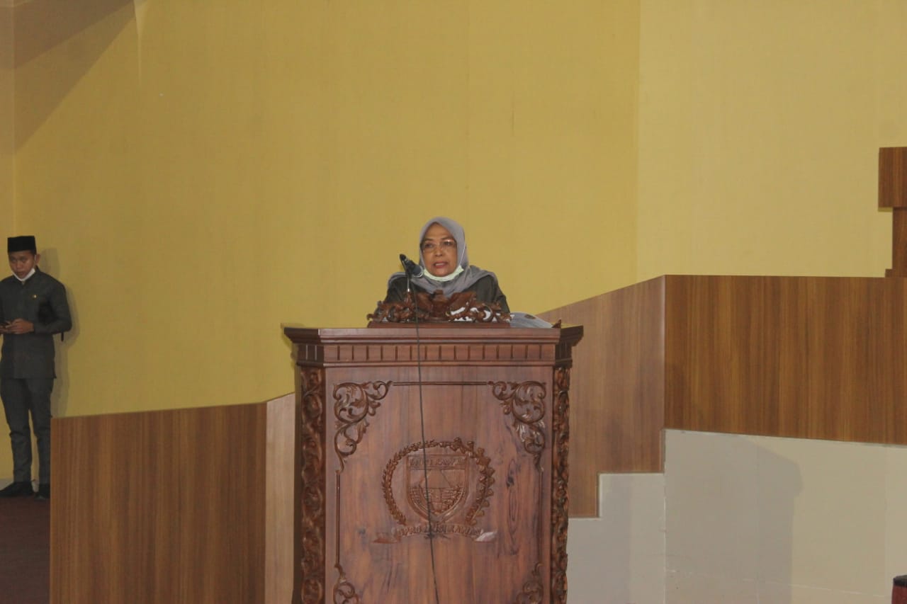 Wakil Bupati Sampaikan Jawaban Eksekutif Pandangan Umum Fraksi DPRD Dalam Sidang Paripurna