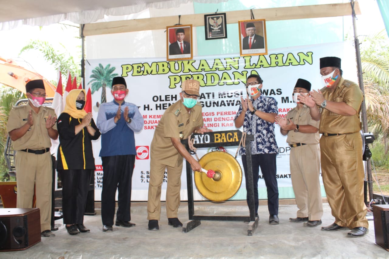 Bupati H2G Resmikan Pembukaan Lahan Perdana Program PSR di Desa Marga Sakti