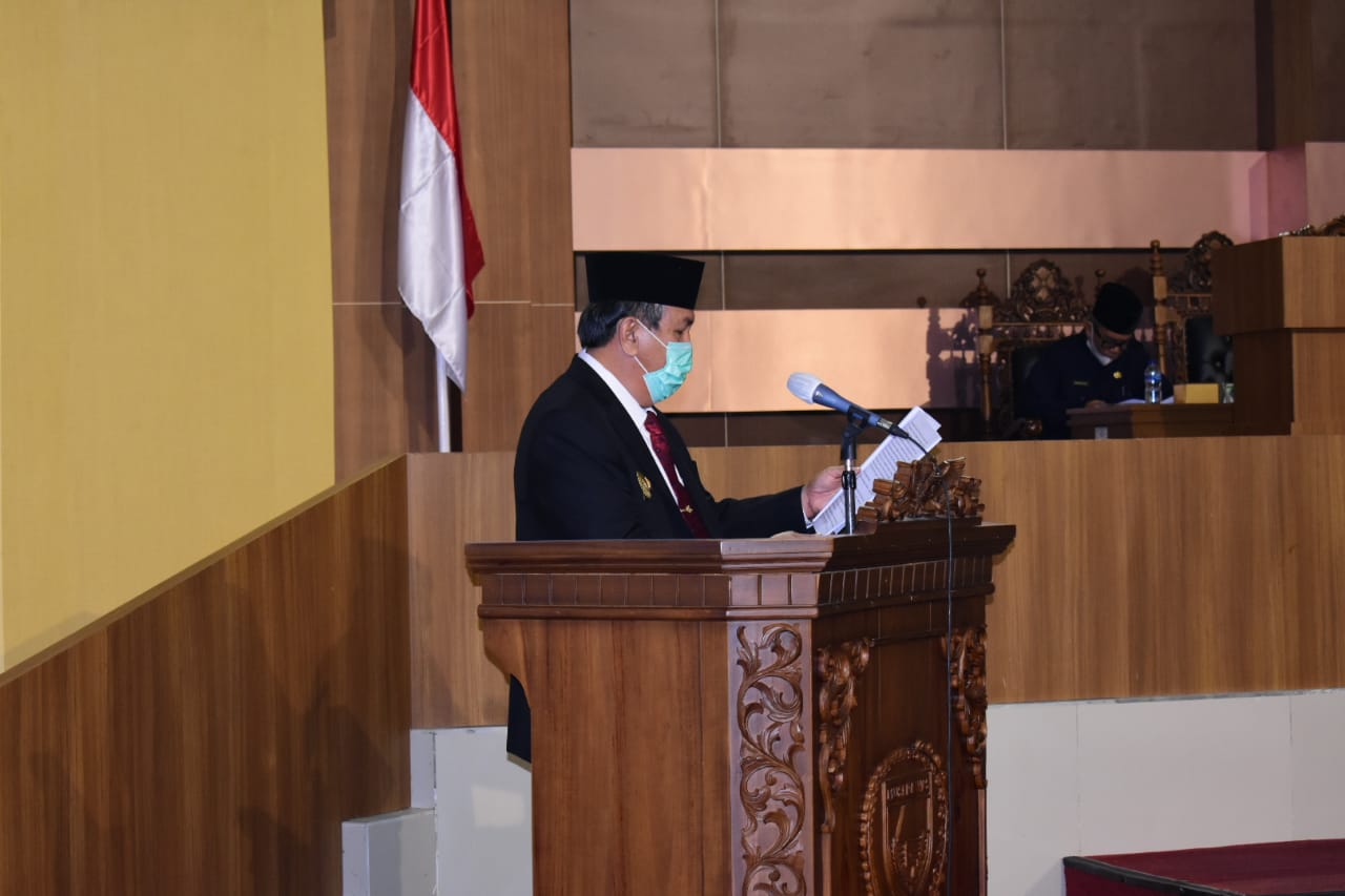 Pjs Bupati MURA Sampaikan Jawaban dan Penjelasan Eksekutif tentang Rancangan Peraturan Daerah (RAPER