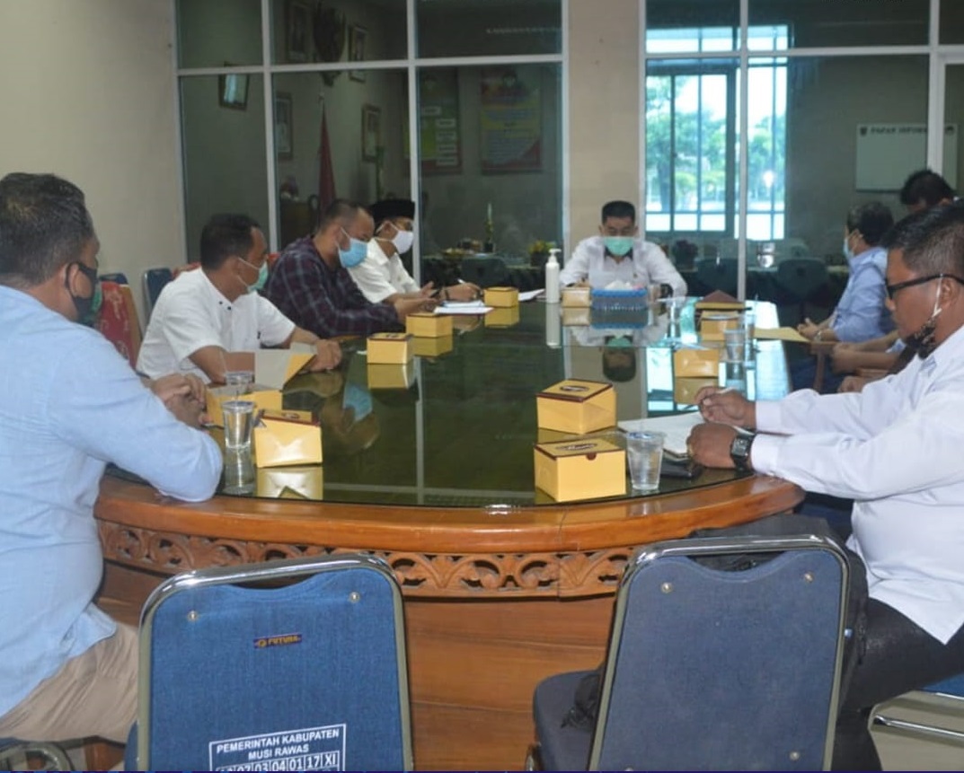 Asisten I Pimpin Rapat Bahas Persiapan Upaya Pencengahan Konflik Sosial Lahan dan Penanaman Oleh PT.