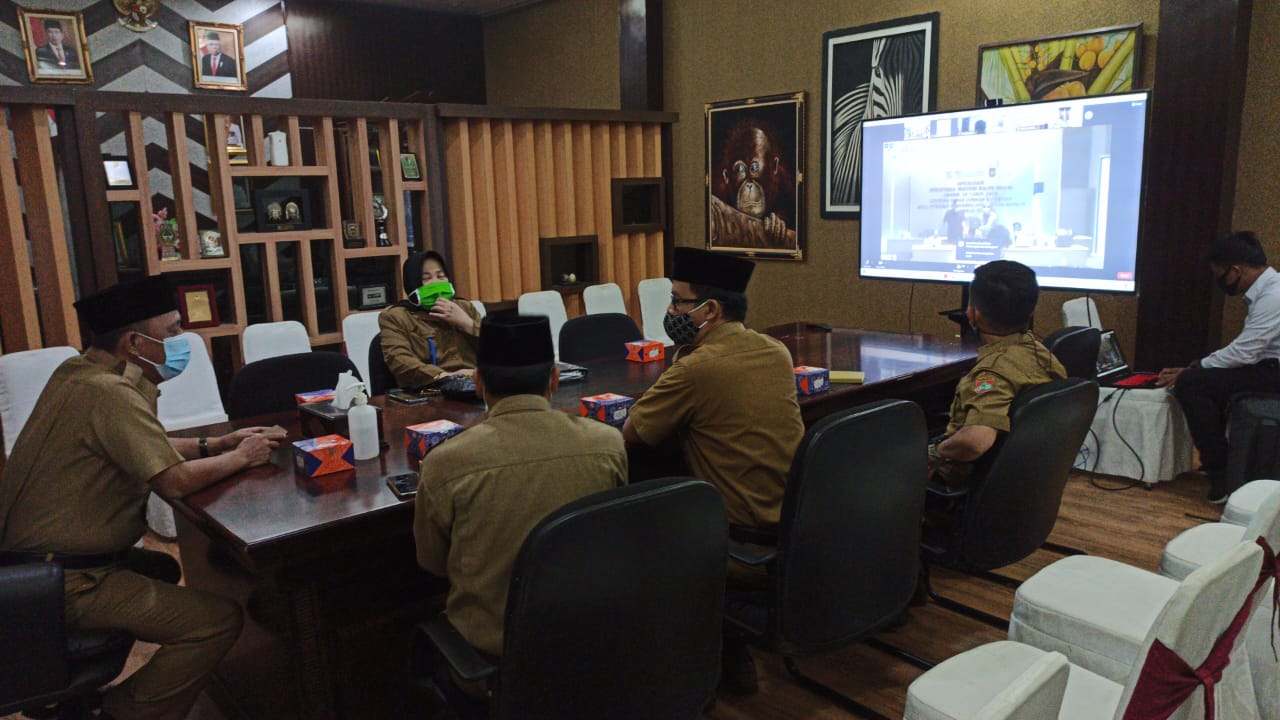 Via Vidcon, Sekda Mura Ikuti Sosialisasi Permendagri No. 70 Tahun 2020