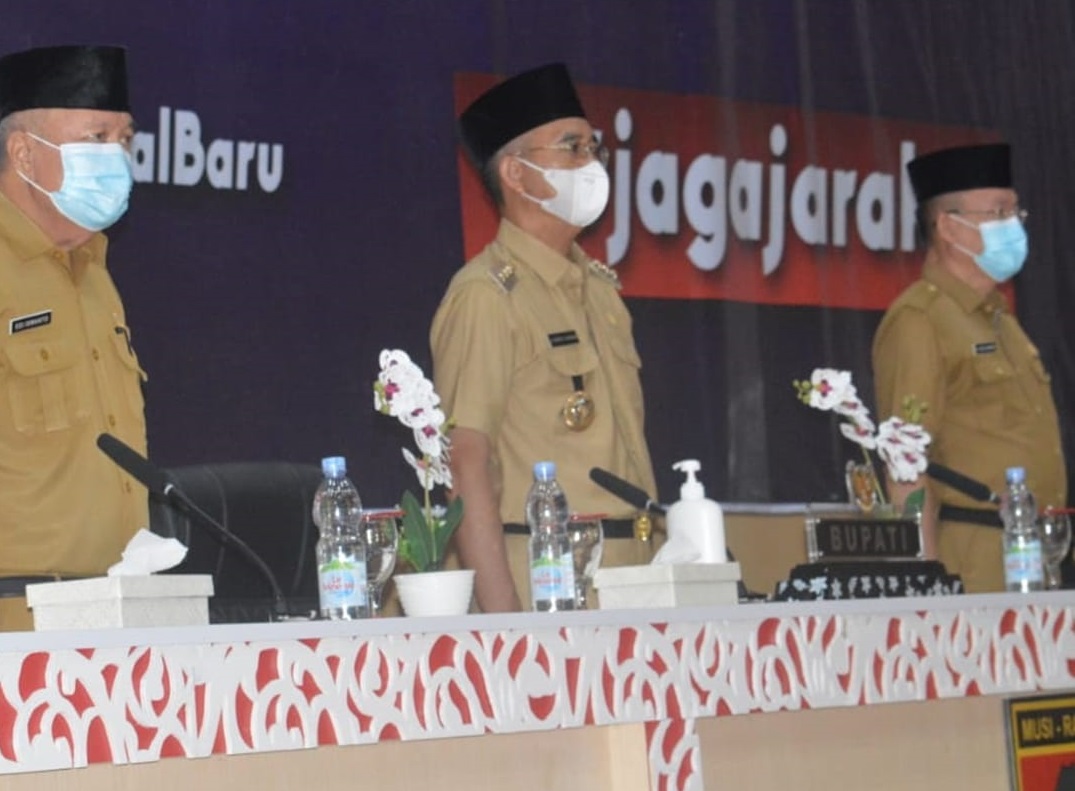 Bupati H2G Pimpin Rapat Staf Fokus Bahas Penanganan Covid 19