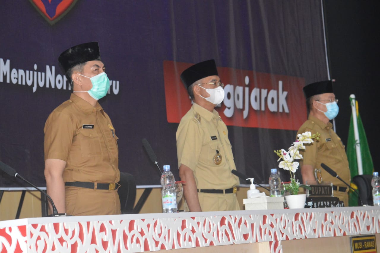 Bupati H2G Pimpin Rapat Staf Bersama OPD dan Camat