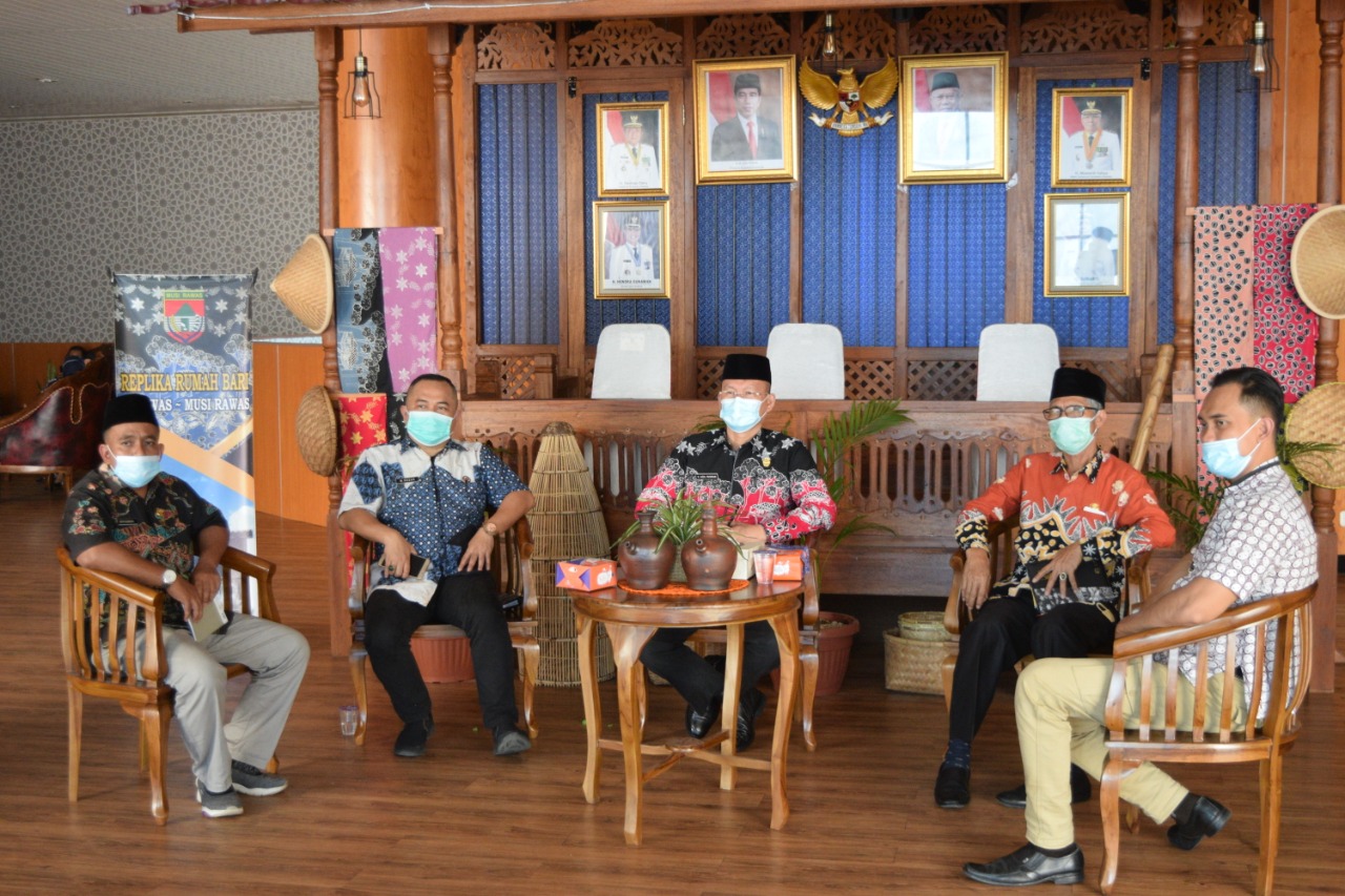 Asisten II Ikuti Rilis Bersama Data Sensus Penduduk 2020 melalui Vidcon