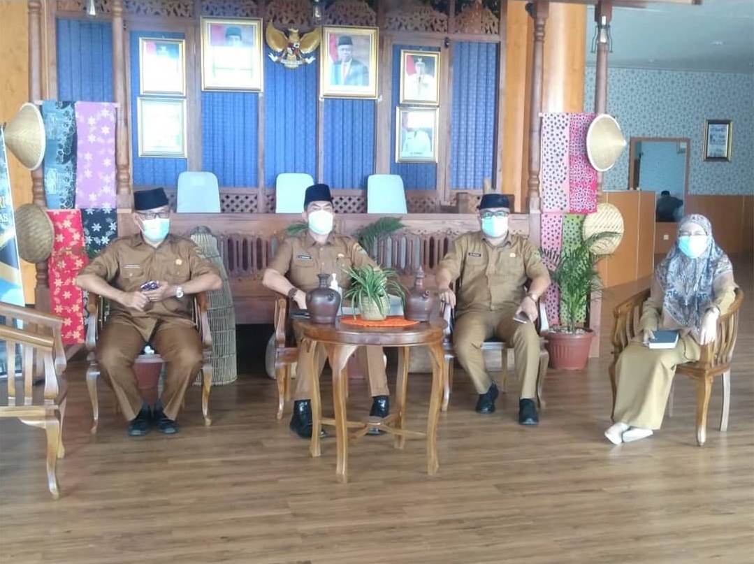 Asisten I Mura pimpin Pertemuan Koordinasi Akselerasi Capaian Vaksinasi Covid-19 melalui Video Confe