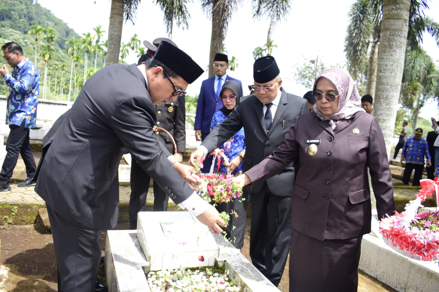 Ziarah ke Taman Makam Pahlawan