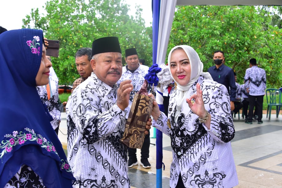 Upacara Peringatan Hari Guru Nasional dan HUT Ke-77 PGRI Tahun 2022
