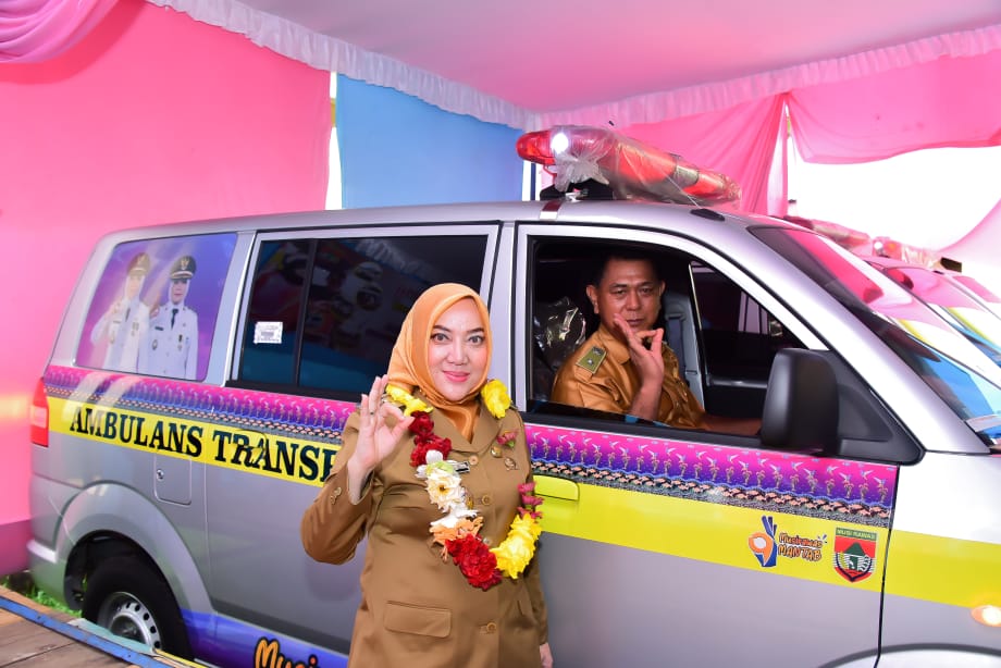Penyerahan bantuan mobil ambulans di Desa Suka Rami, Desa Srimulyo, Sukaraya dan Sukorejo