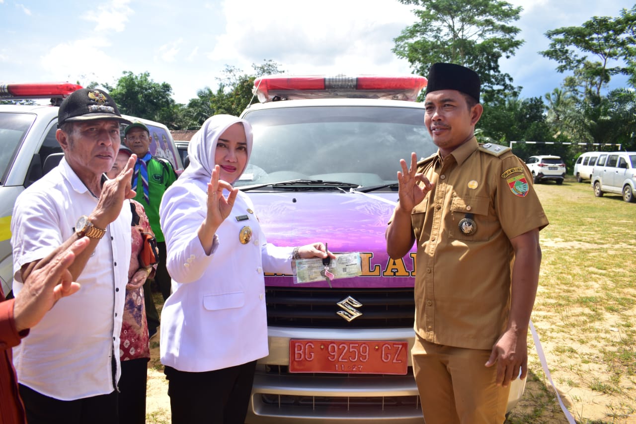 Penyerahan ambulans desa, bentuk realisasi salah satu program unggulan Musi Rawas Mantab